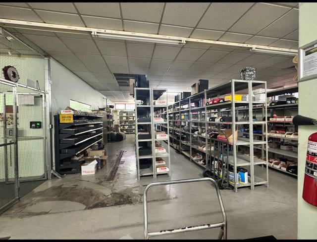 850M² WAREHOUSE FOR SALE IN BULWER